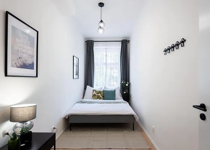 Urban 2br Haven With Sofa Bed In *
