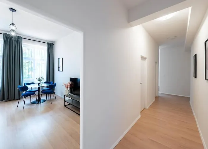 Urban 2br Haven With Sofa Bed In شقة