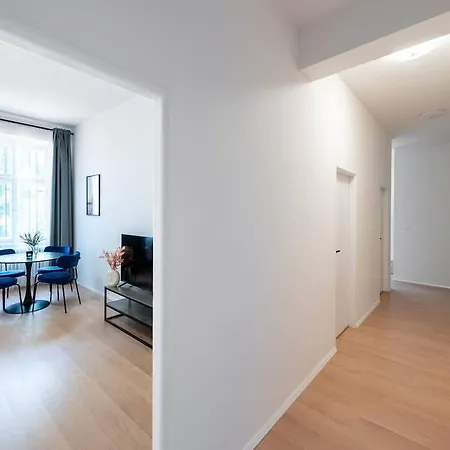 Urban 2br Haven With Sofa Bed In アパート