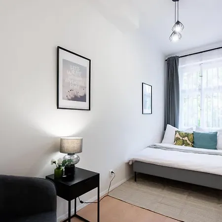 Urban 2br Haven With Sofa Bed In * Prag